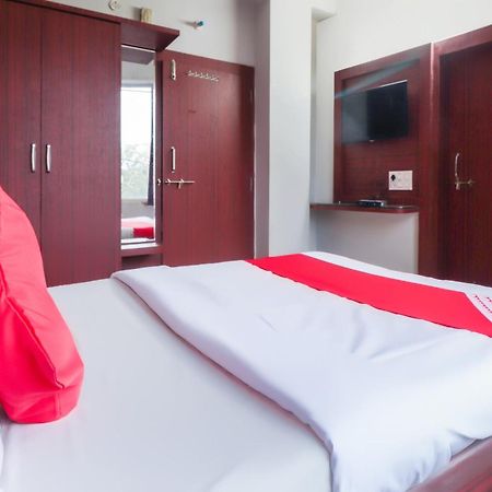 Oyo 69402 Yogeshwar Dhaam Hotel Vrindāvan Екстериор снимка