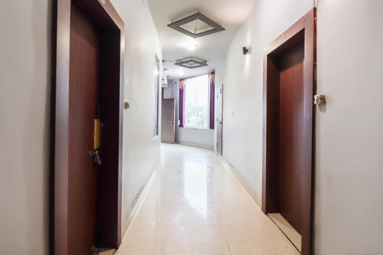 Oyo 69402 Yogeshwar Dhaam Hotel Vrindāvan Екстериор снимка