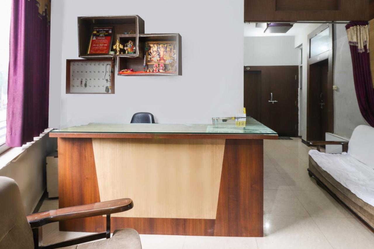 Oyo 69402 Yogeshwar Dhaam Hotel Vrindāvan Екстериор снимка