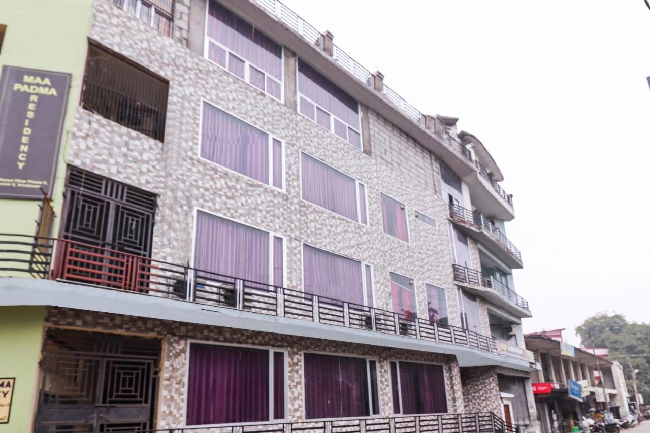 Oyo 69402 Yogeshwar Dhaam Hotel Vrindāvan Екстериор снимка