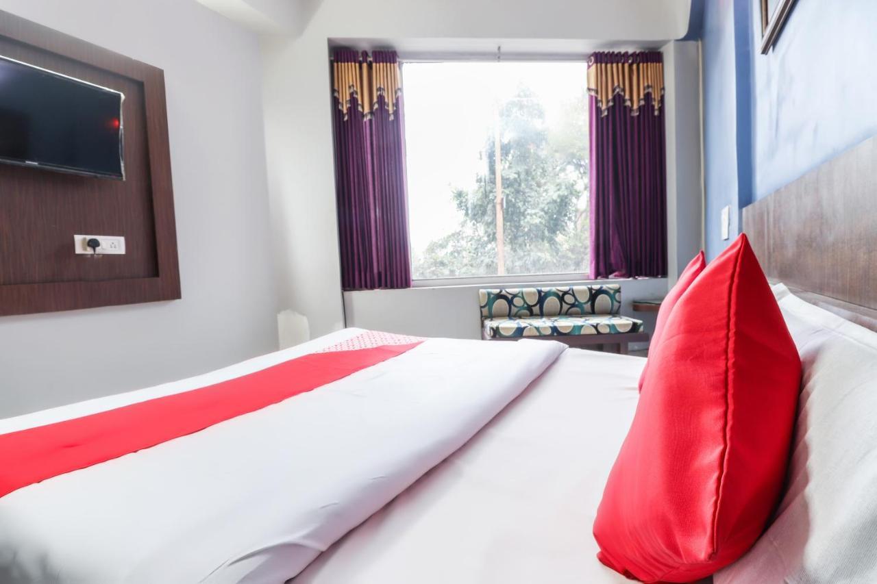 Oyo 69402 Yogeshwar Dhaam Hotel Vrindāvan Екстериор снимка