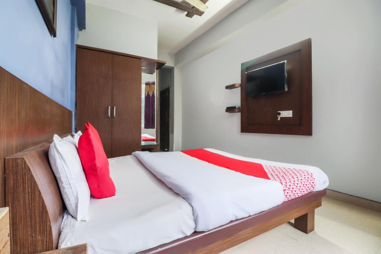Oyo 69402 Yogeshwar Dhaam Hotel Vrindāvan Екстериор снимка