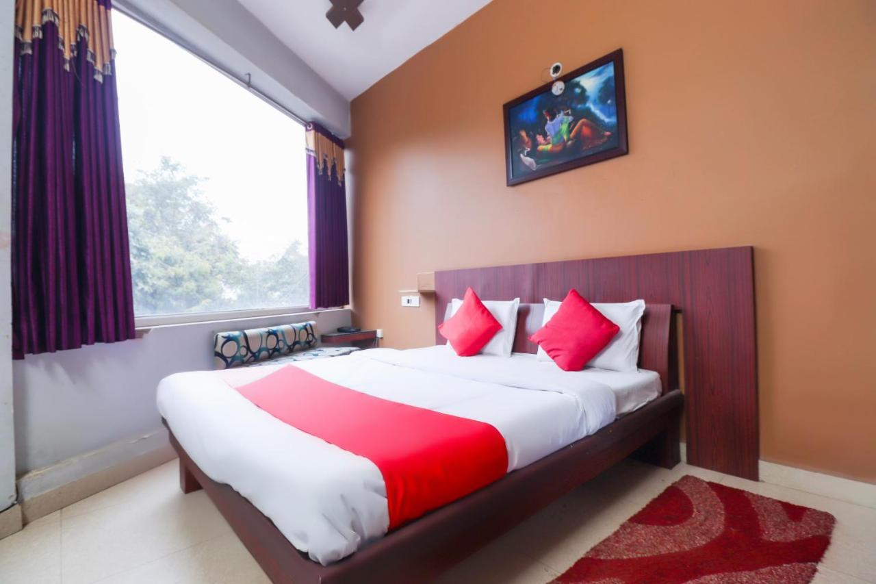 Oyo 69402 Yogeshwar Dhaam Hotel Vrindāvan Екстериор снимка