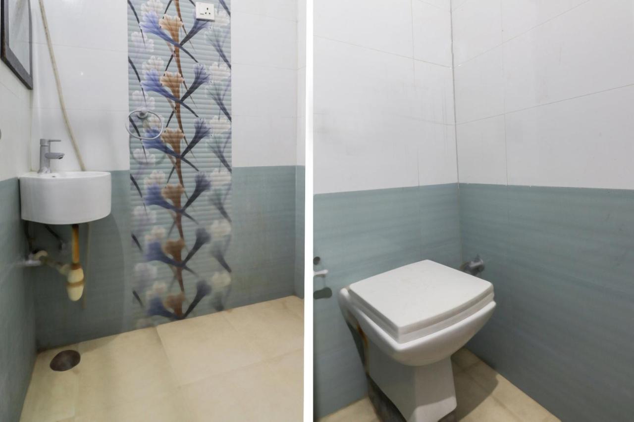 Oyo 69402 Yogeshwar Dhaam Hotel Vrindāvan Екстериор снимка