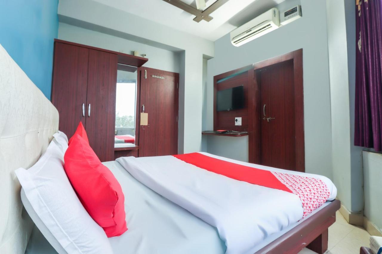 Oyo 69402 Yogeshwar Dhaam Hotel Vrindāvan Екстериор снимка