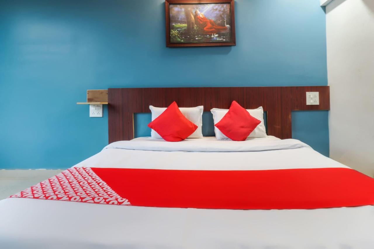Oyo 69402 Yogeshwar Dhaam Hotel Vrindāvan Екстериор снимка