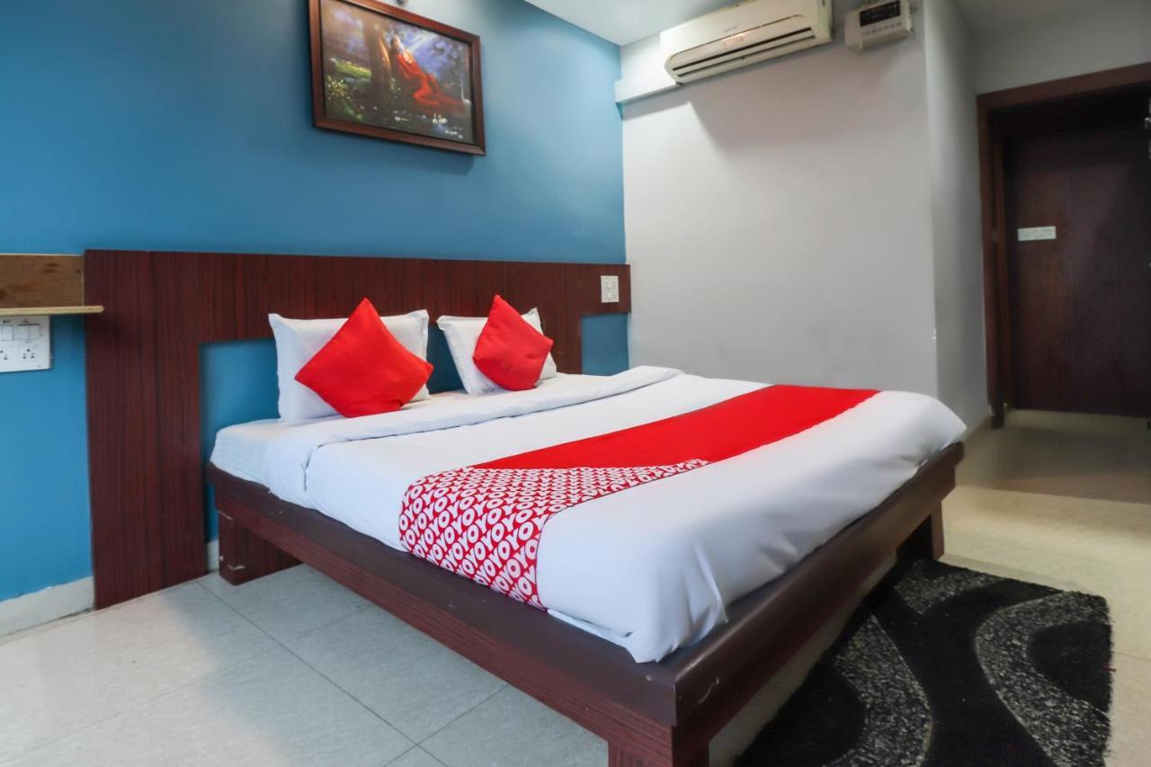 Oyo 69402 Yogeshwar Dhaam Hotel Vrindāvan Екстериор снимка